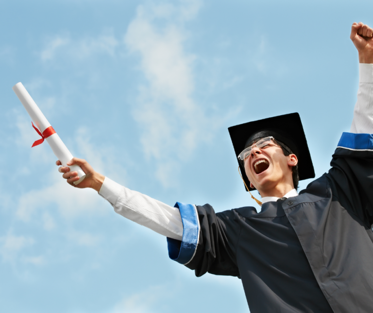 Read more about the article Attention New Graduates, A Job Recruiter is Your Best Ally!